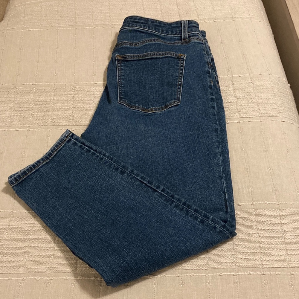 Talbots Everyday Relaxed jean sz8, fits like sz10
